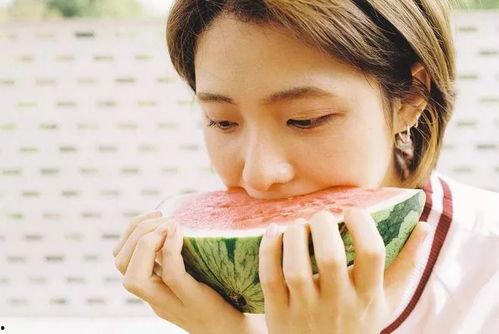 沛彤彤吃瓜群众,吃瓜群众的视角解读娱乐圈风云