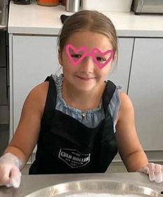 小胖嘟嘟吃瓜,小胖嘟嘟的甜蜜瓜果时光