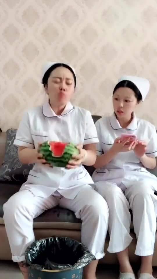 吃瓜女护士,揭秘医疗界的“瓜田”趣事