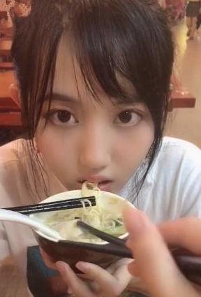 男抖音吃瓜